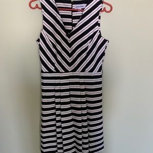 Black and white sleeveless Dress.